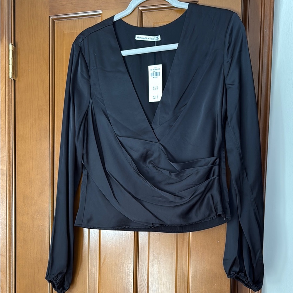 NWT Abercrombie Long Sleeve Satin Top